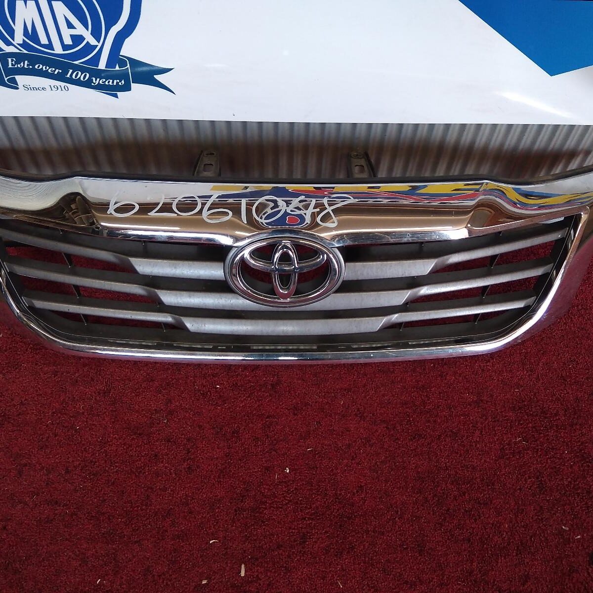 2012 TOYOTA HILUX Grille