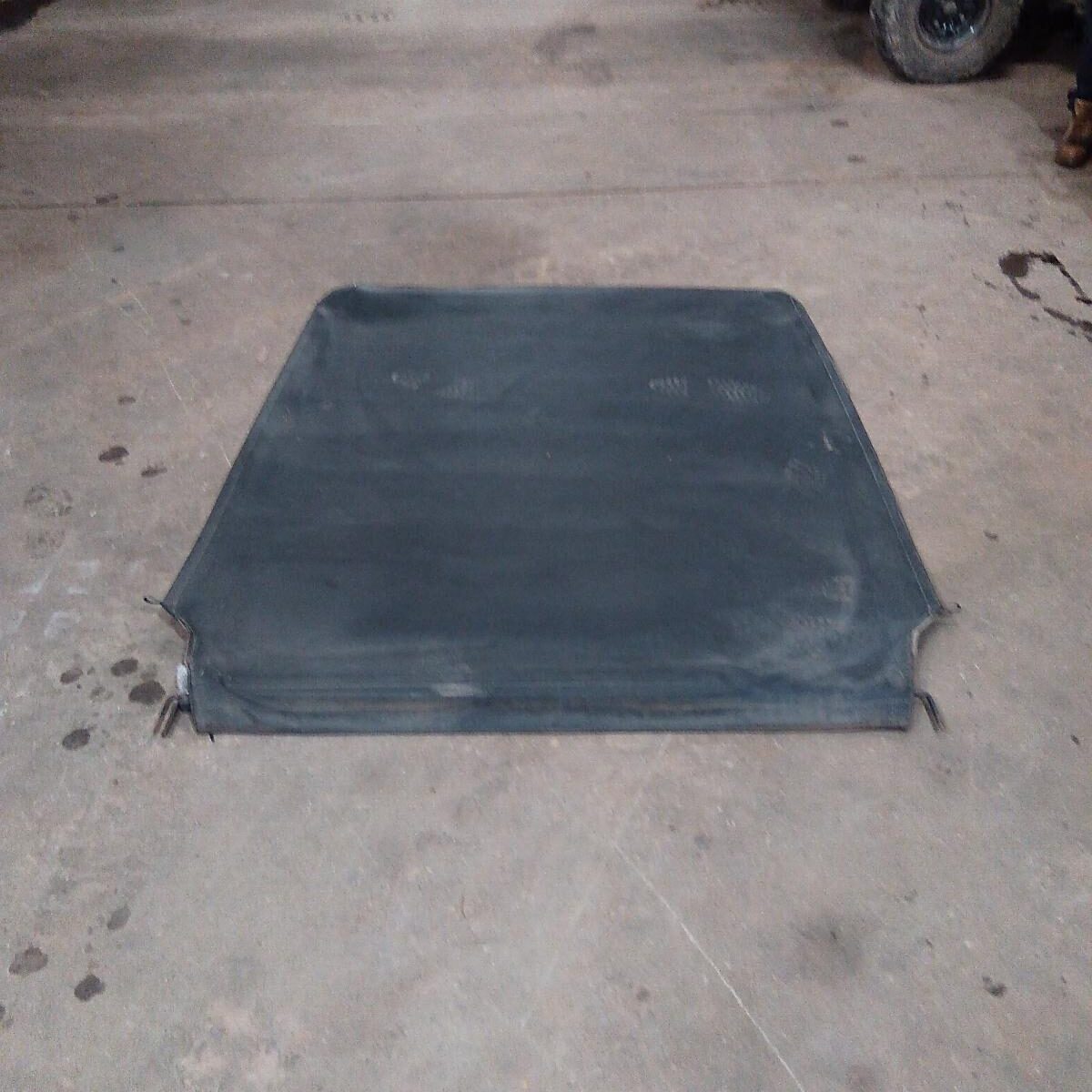 2008 HOLDEN COMMODORE TONNEAU/COVER