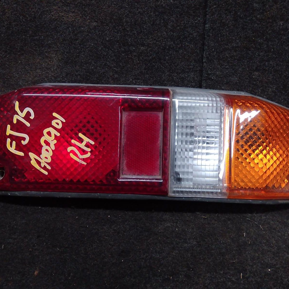 1992 TOYOTA LANDCRUISER RIGHT TAILLIGHT