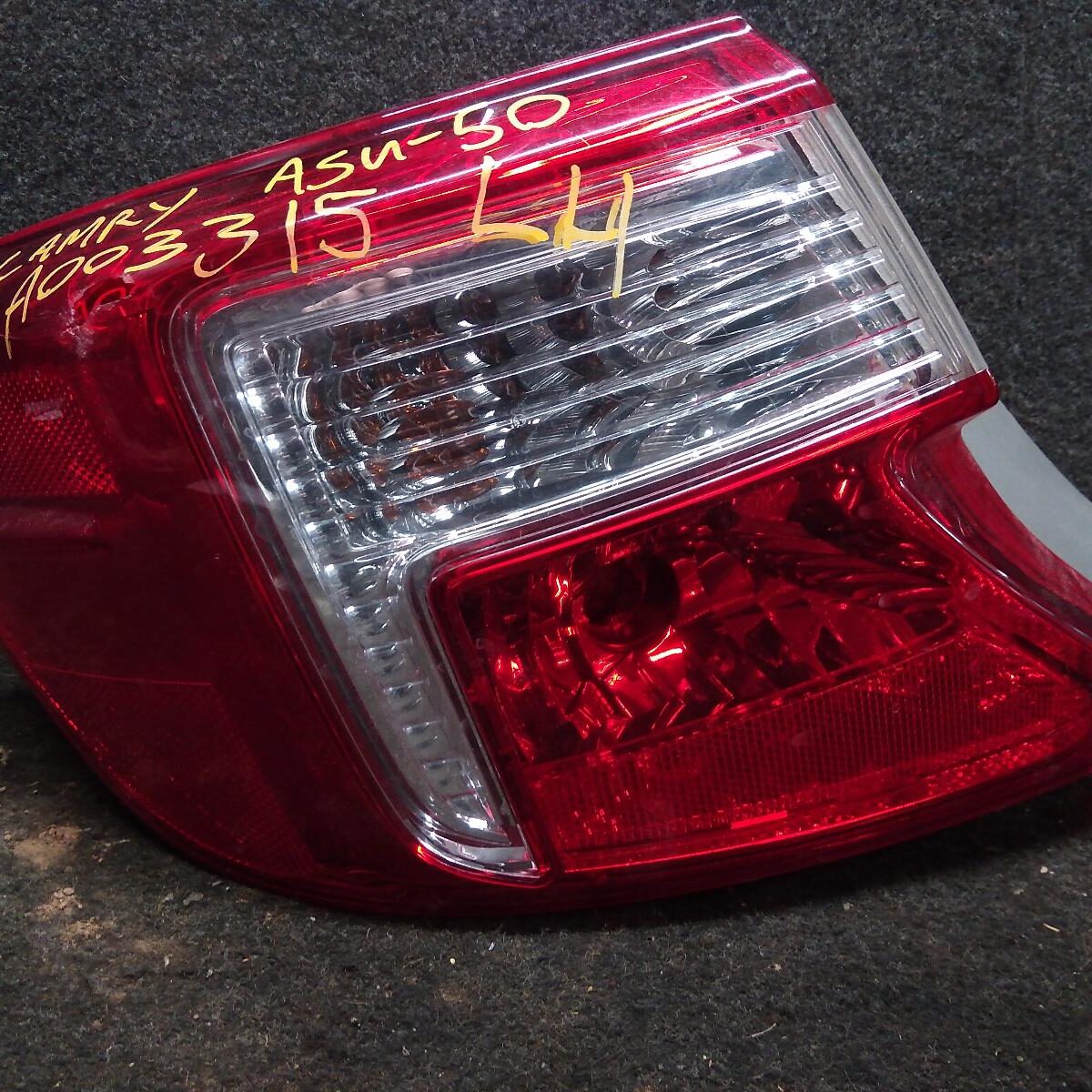 2014 TOYOTA CAMRY LEFT TAILLIGHT