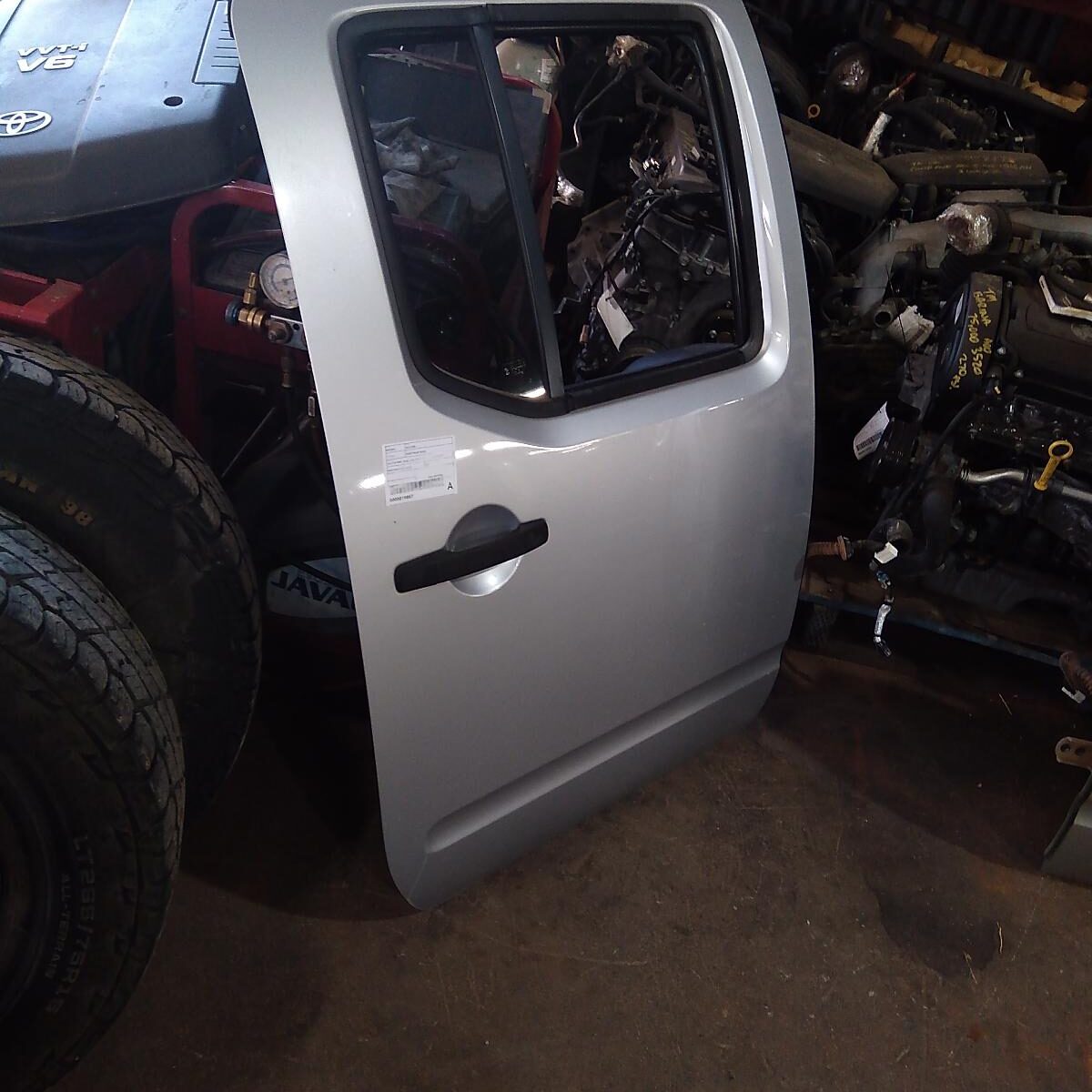 2007 NISSAN NAVARA RIGHT REAR DOOR SLIDING