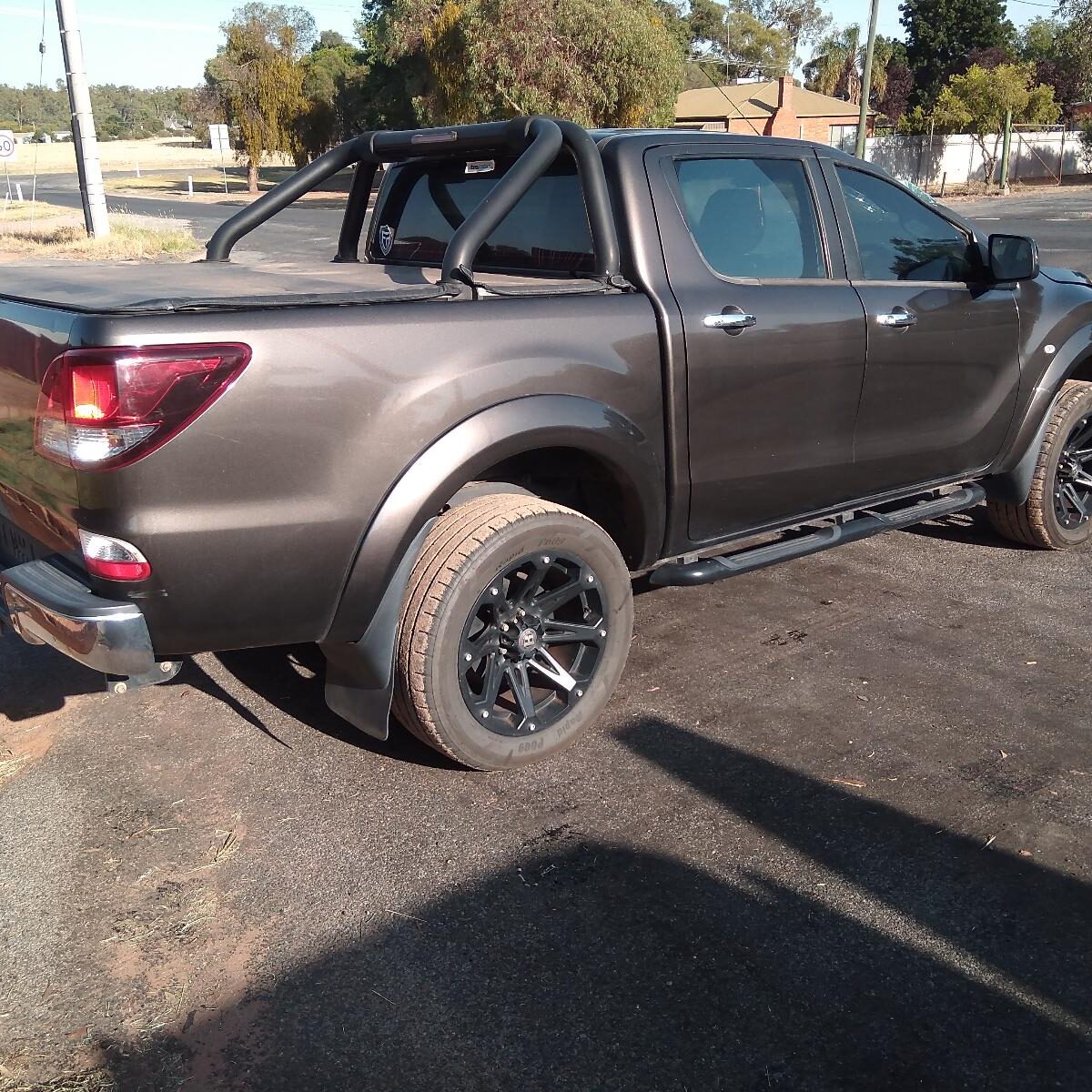 2016 MAZDA BT50 RIGHT FRONT DOOR