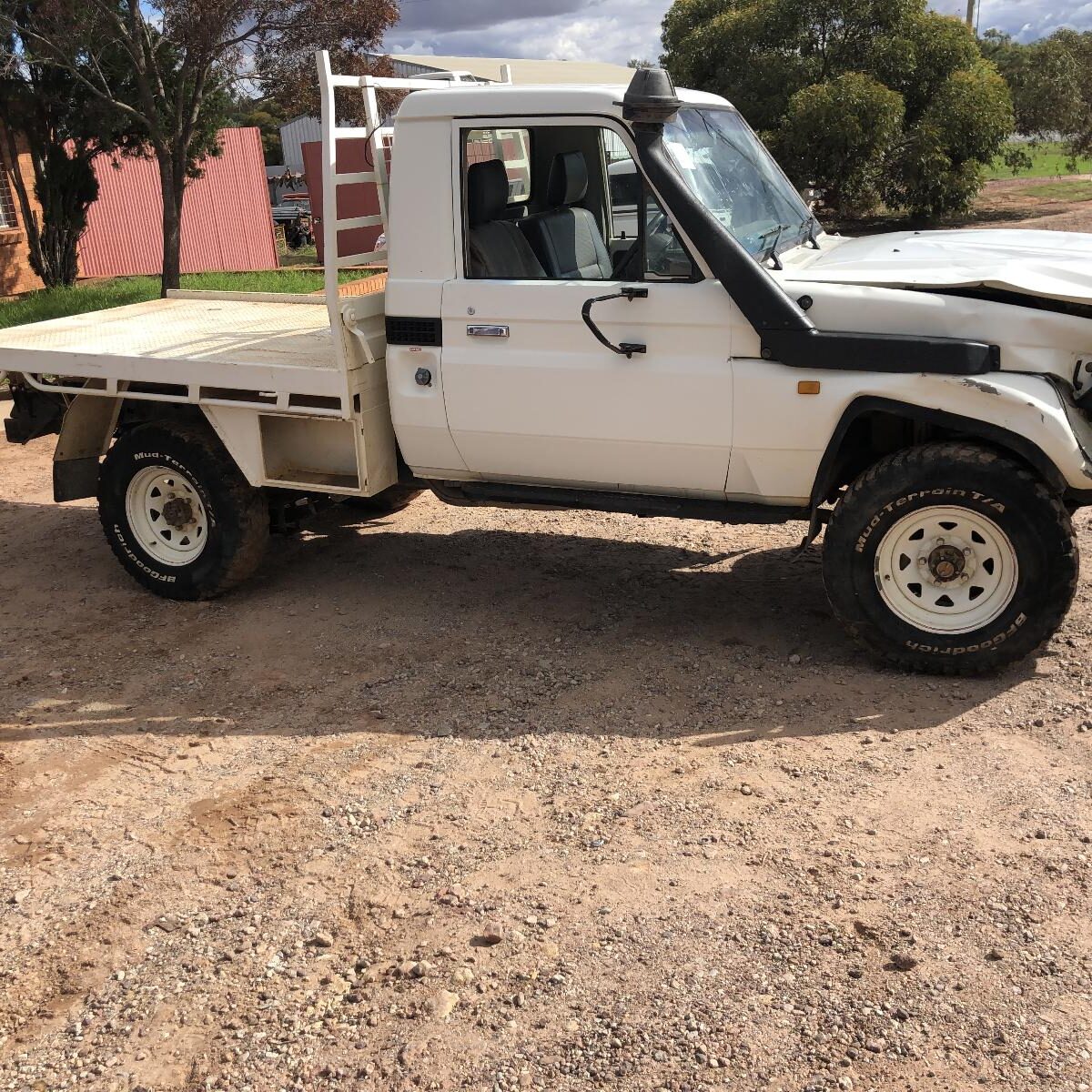 2002 TOYOTA LANDCRUISER CALIPER