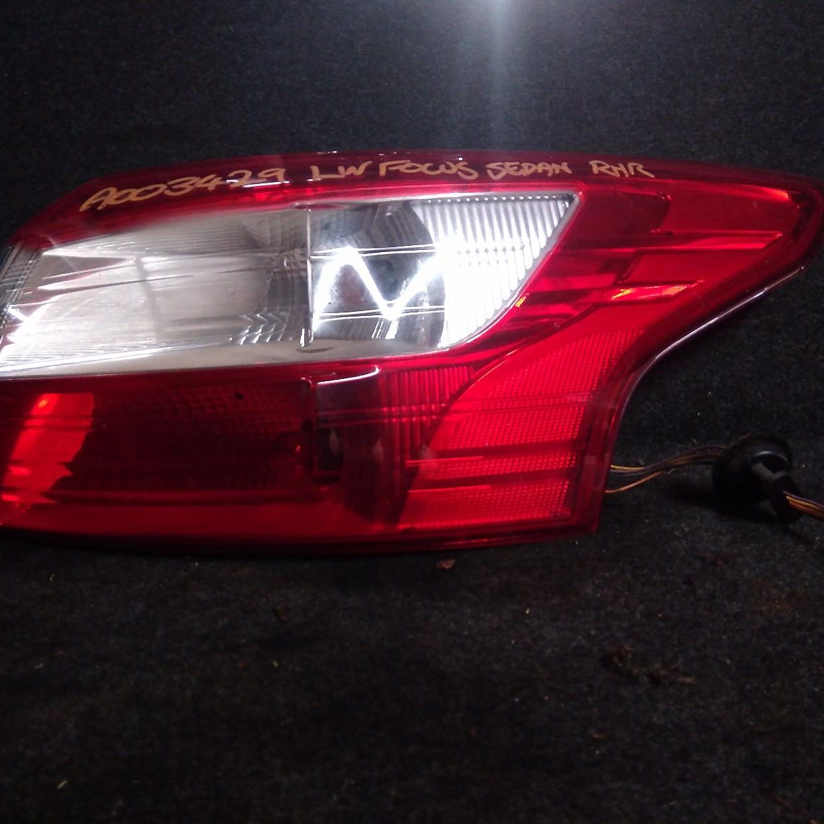 2011 FORD FOCUS RIGHT TAILLIGHT