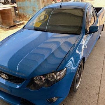 2010 FORD FALCON LEFT FRONT DOOR