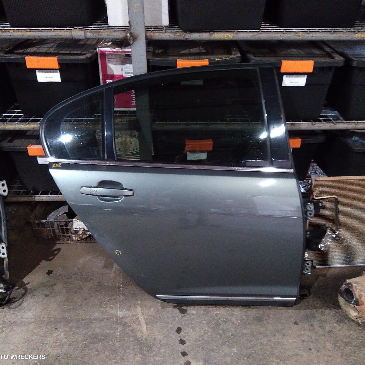 2014 HOLDEN COMMODORE RIGHT REAR DOOR SLIDING