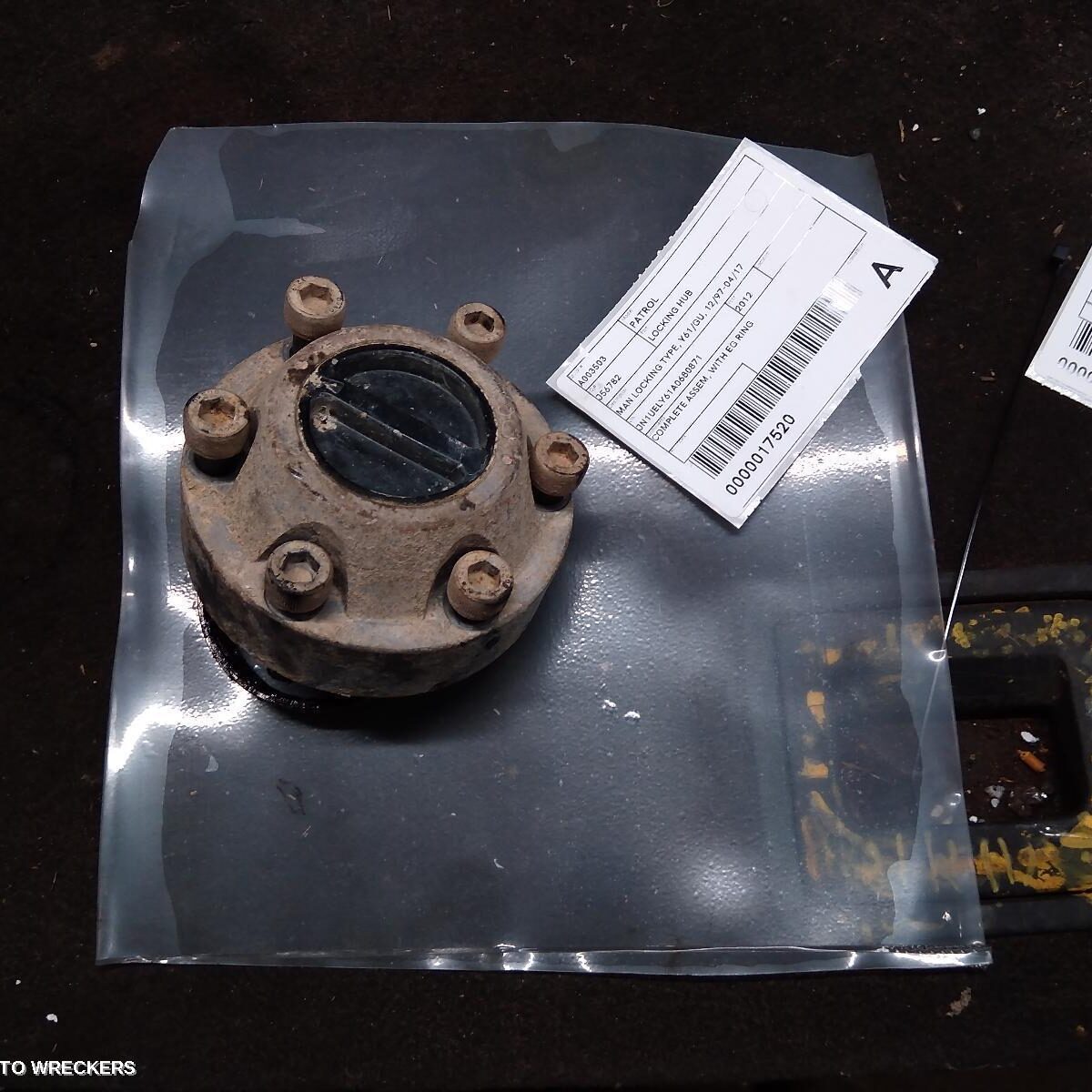 2012 NISSAN PATROL Freewhl/Locking Hub