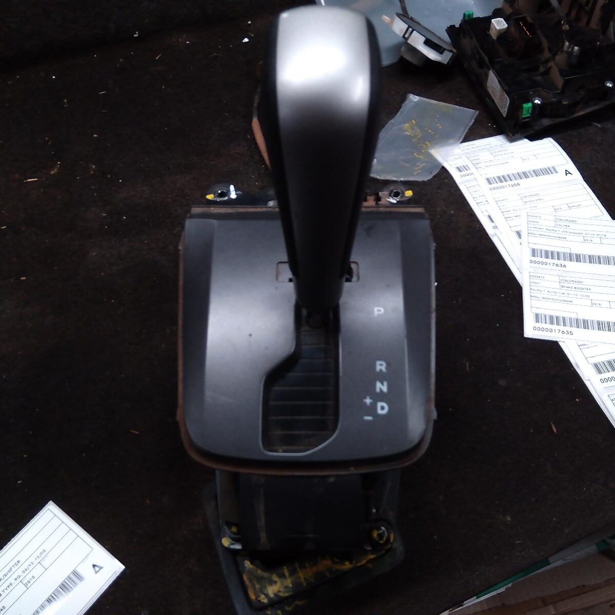 2015 HOLDEN COLORADO GEAR STICK/SHIFTER