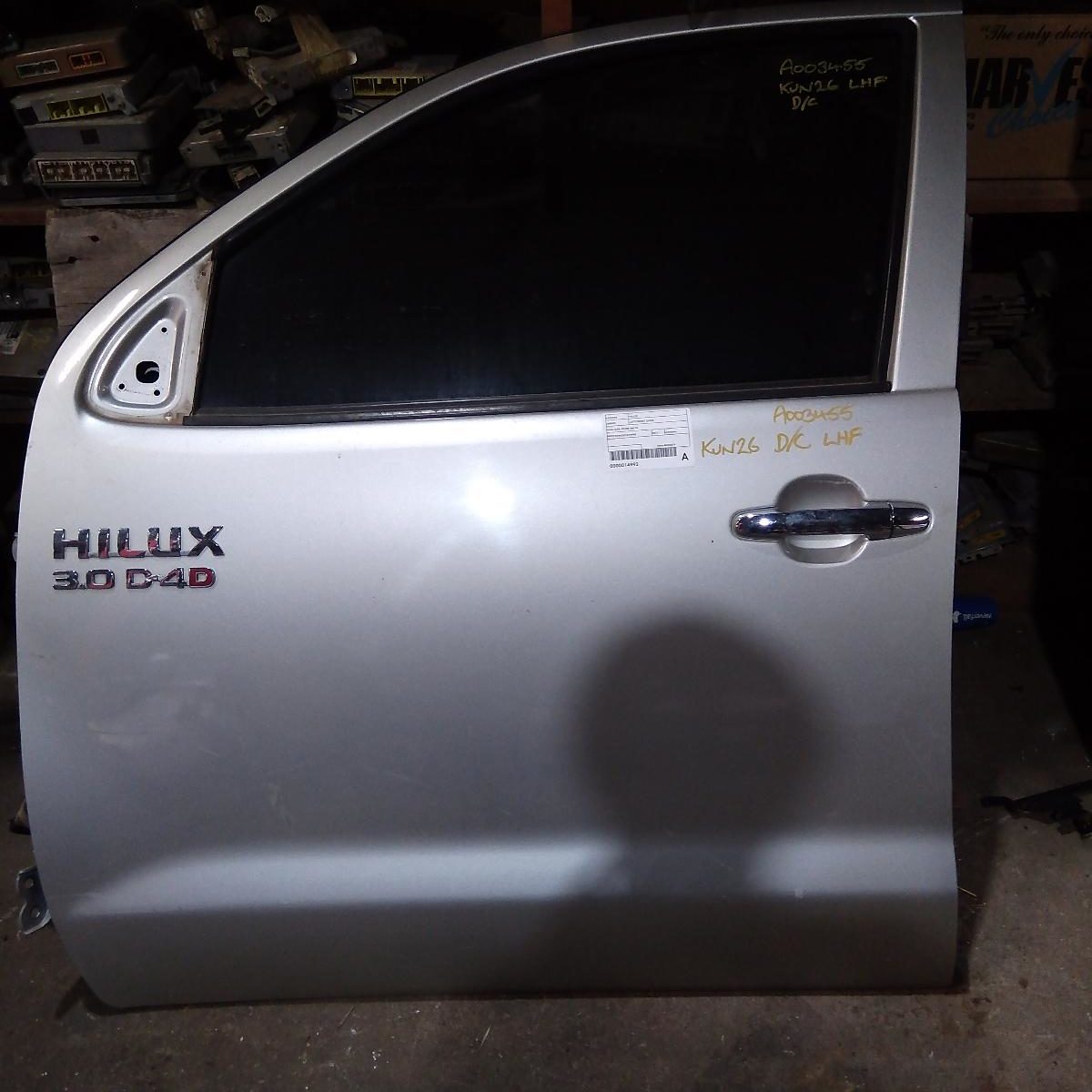 2011 TOYOTA HILUX LEFT FRONT DOOR