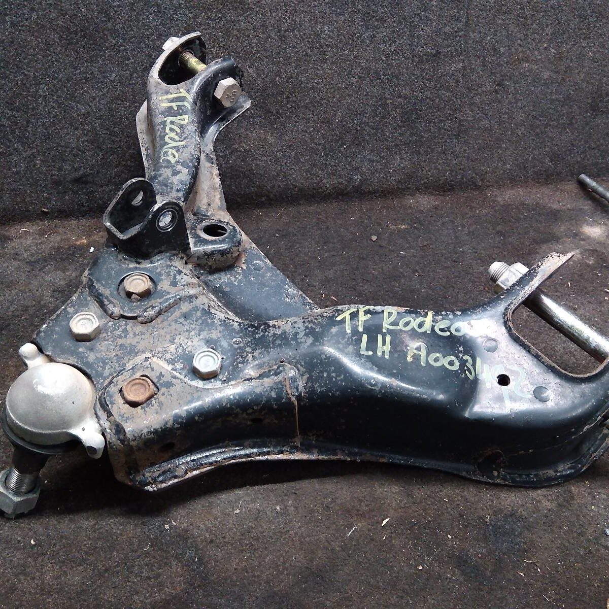 2002 HOLDEN RODEO LEFT FRONT LOWER CONTROL ARM