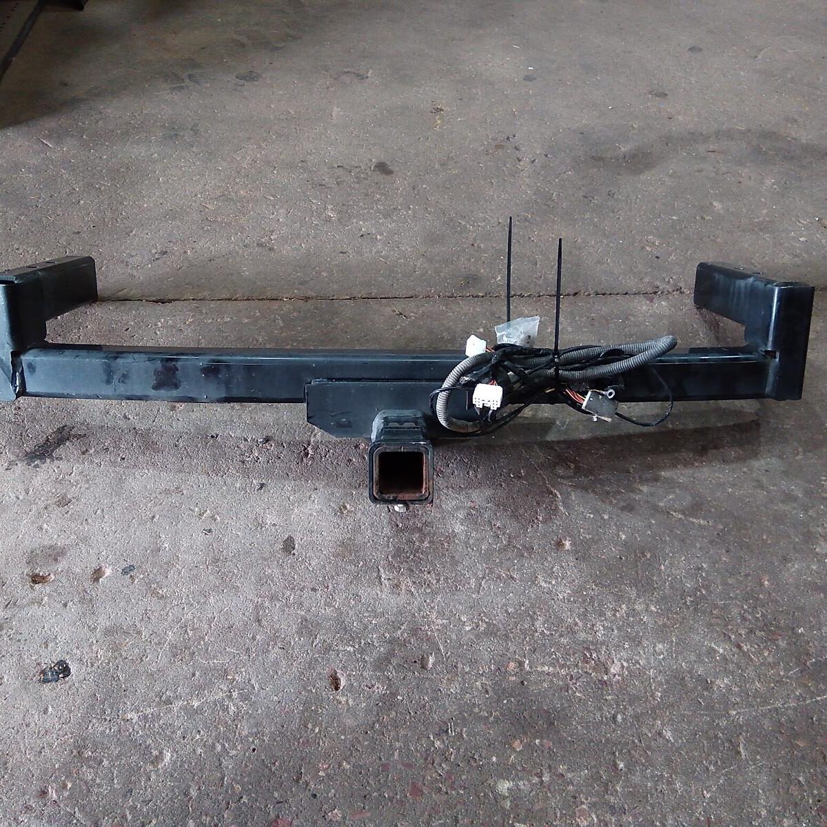 2010 HOLDEN COMMODORE TOWBAR