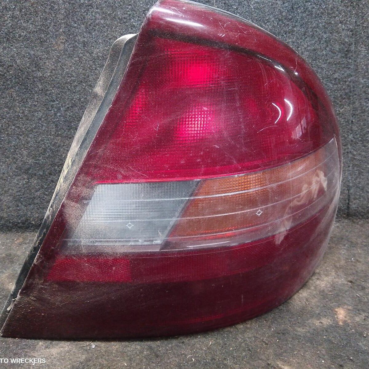 1997 HYUNDAI SONATA Right Taillight