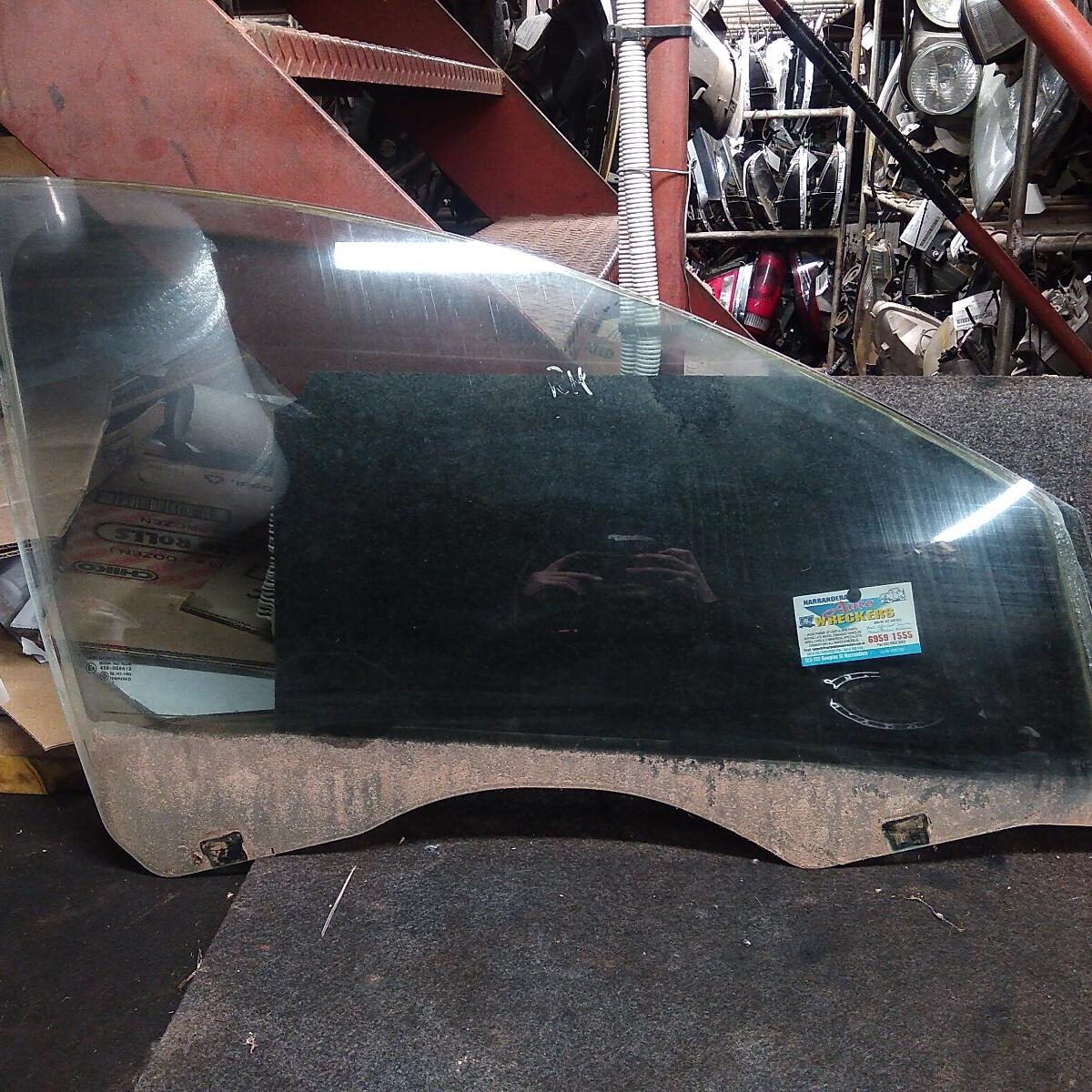 2008 HOLDEN COMMODORE RIGHT FRONT DOOR WINDOW