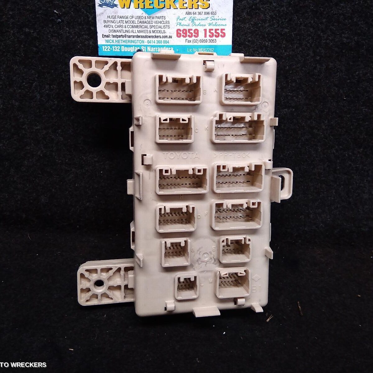 2006 LEXUS RX SERIES Fuse Box