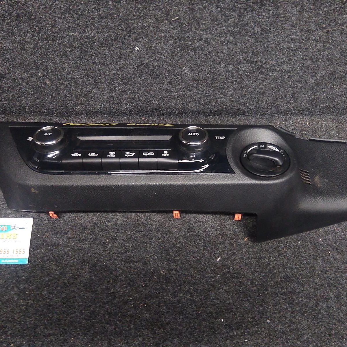 2021 TOYOTA HILUX HEATER/AC CONTROLS