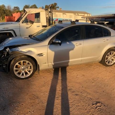 2012 HOLDEN COMMODORE LEFT FRONT DOOR