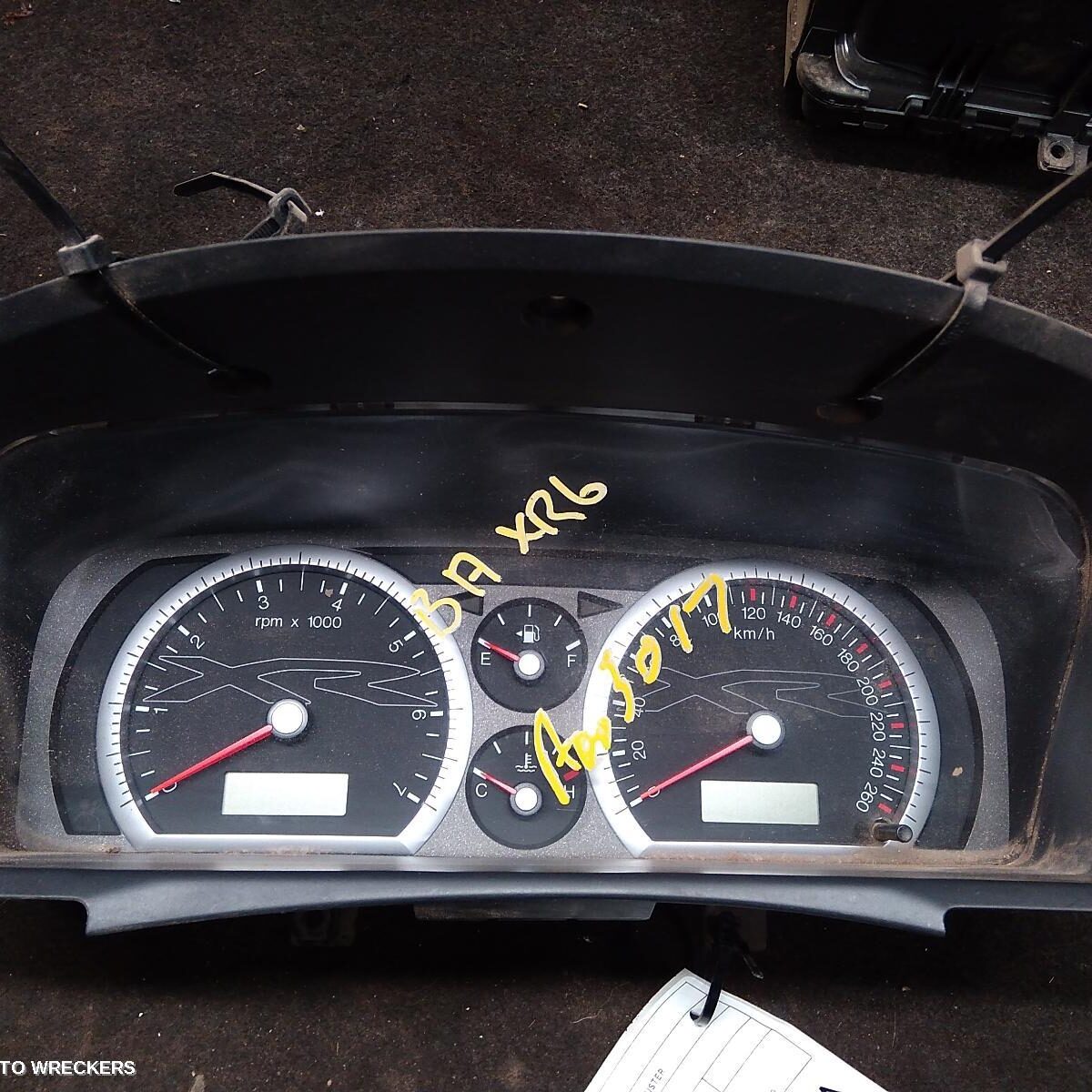 2004 FORD FALCON Instrument Cluster