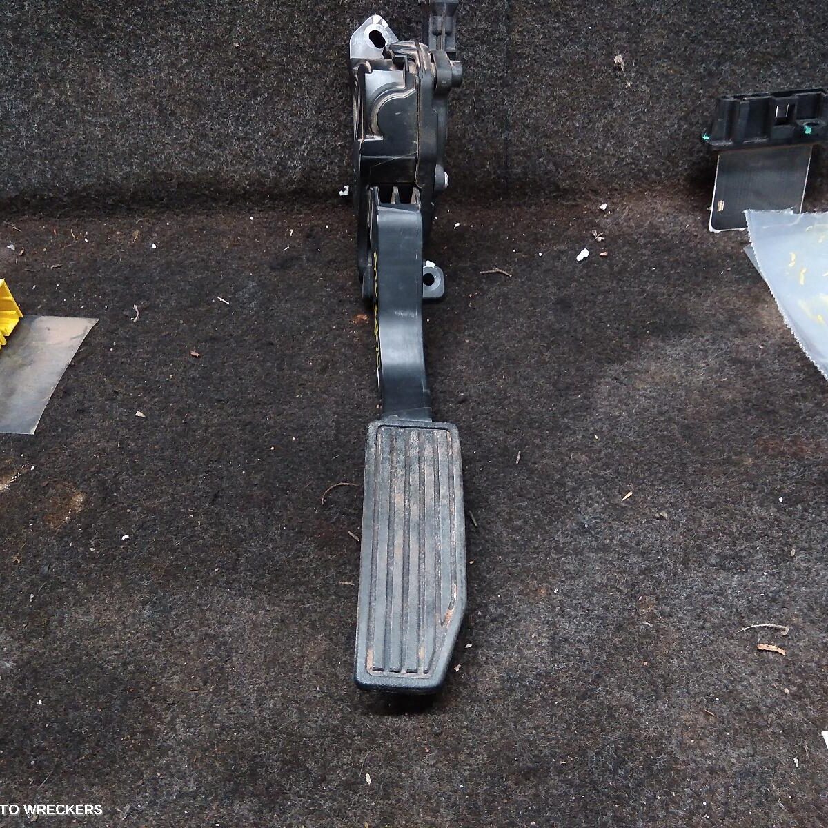 2015 HOLDEN COLORADO Pedal Assembly