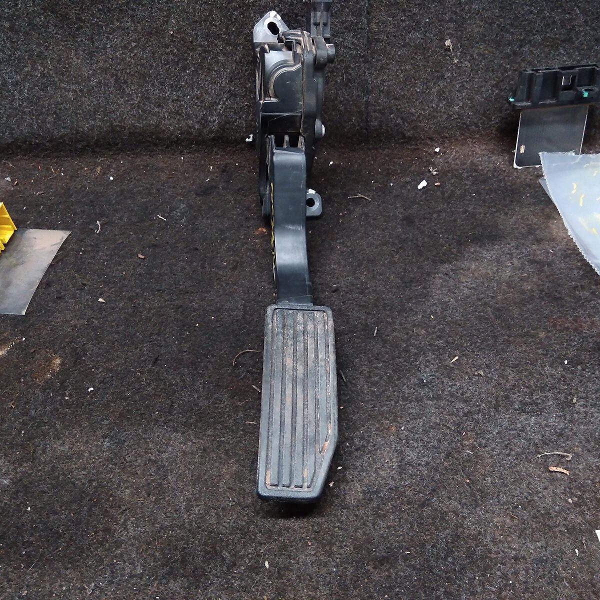 2015 HOLDEN COLORADO PEDAL ASSEMBLY