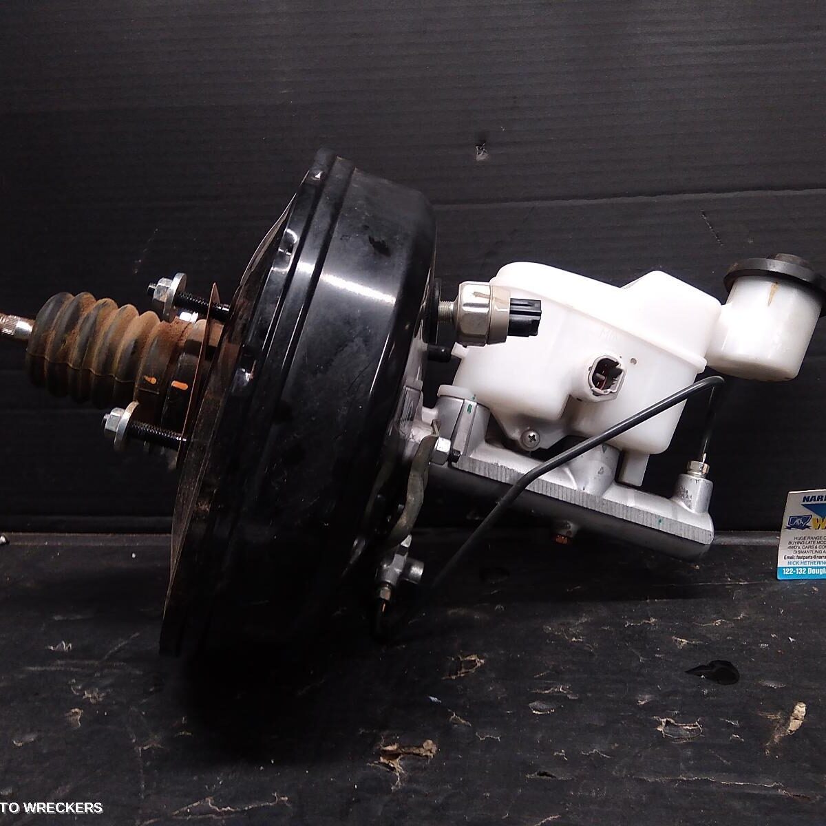 2013 TOYOTA HILUX Brake Booster