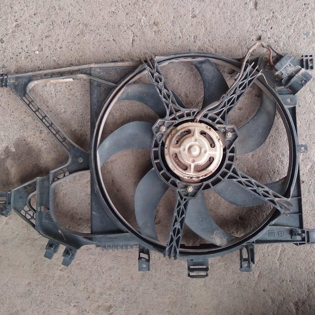 2005 HOLDEN BARINA FAN