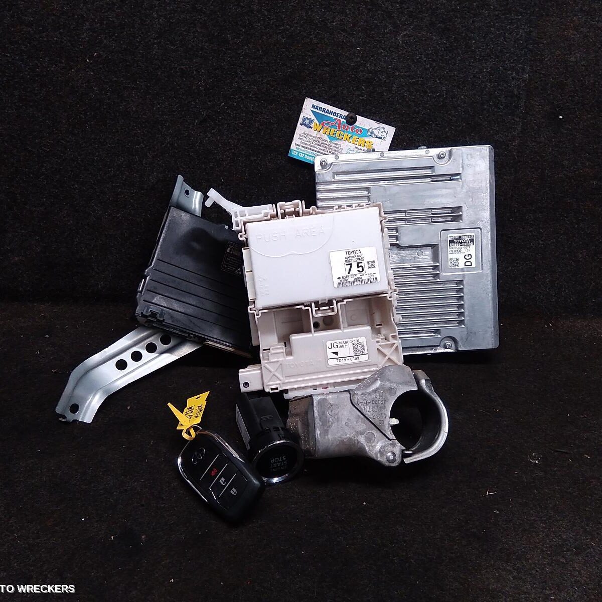 2017 TOYOTA HILUX Ecu