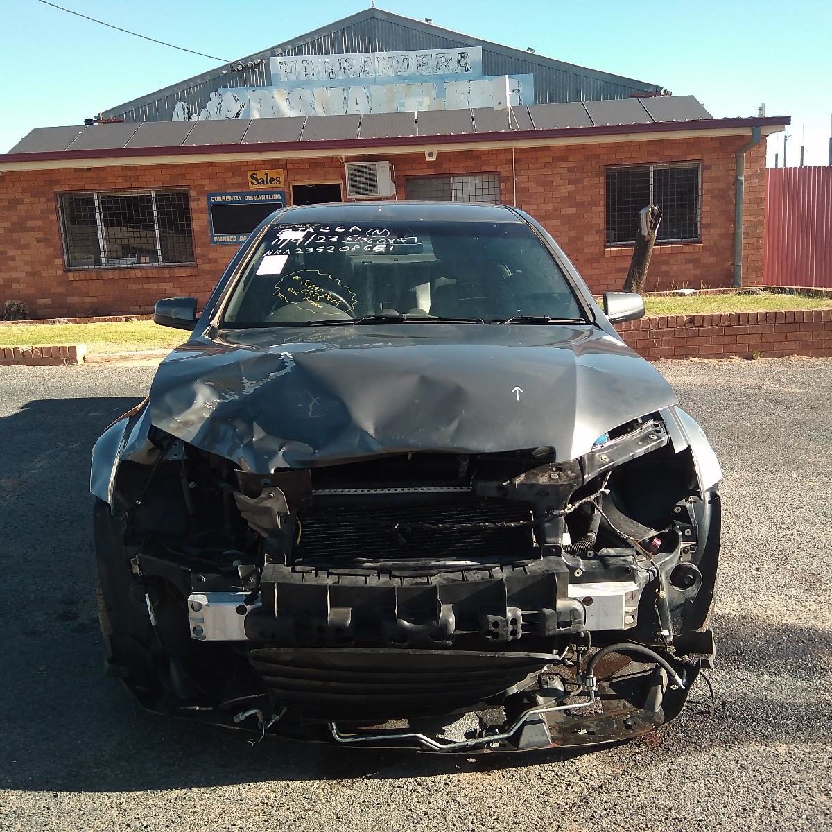 2010 HOLDEN COMMODORE RIGHT REAR DOOR SLIDING