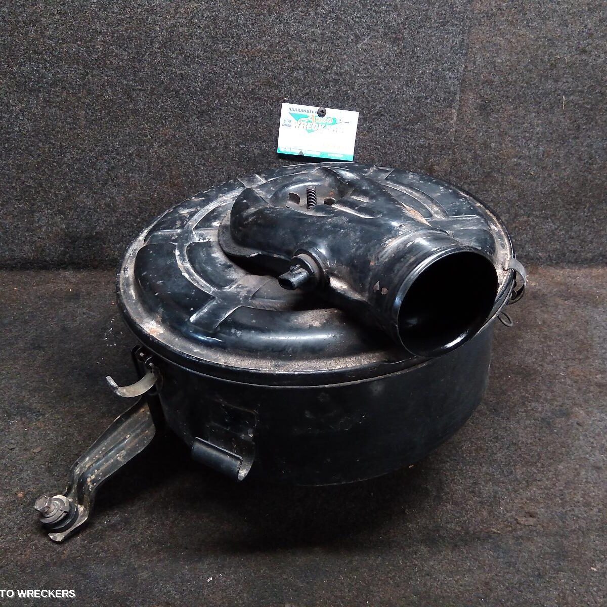 2004 TOYOTA HILUX Air Cleaner/Box