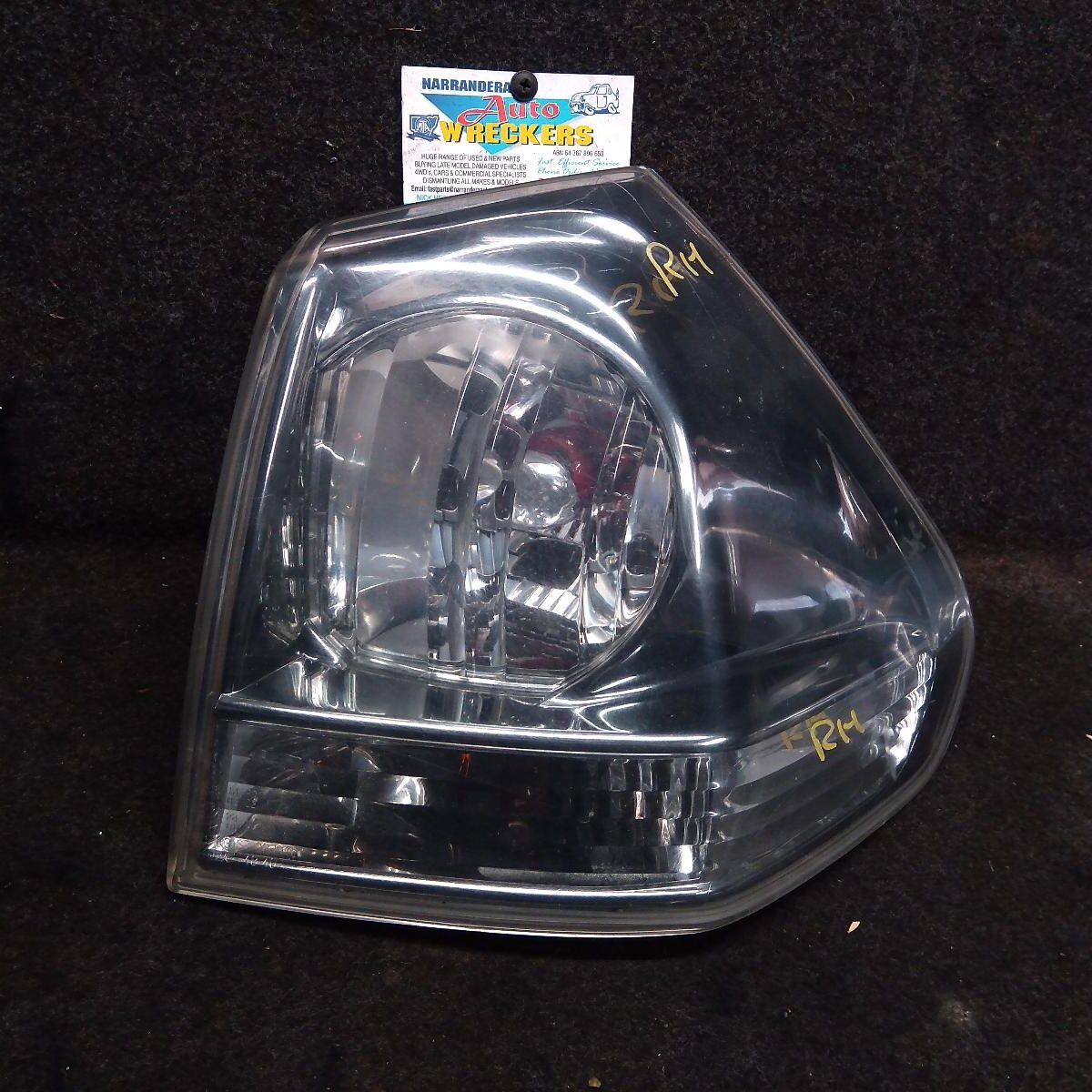 2006 LEXUS RX SERIES RIGHT TAILLIGHT