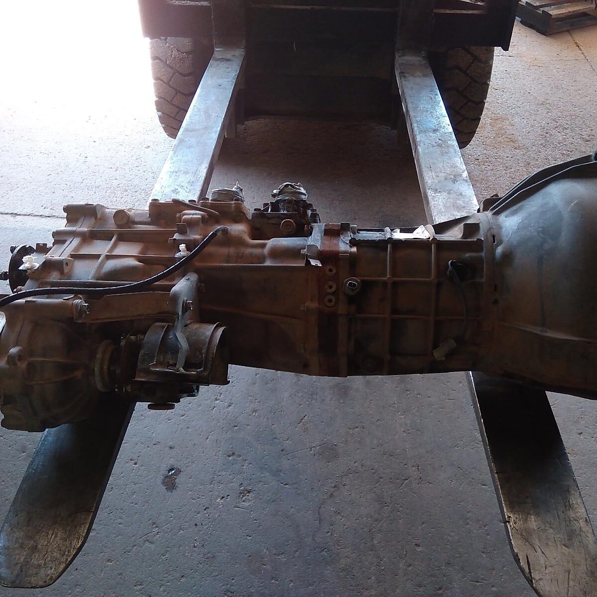 2004 TOYOTA HILUX Trans/Gearbox