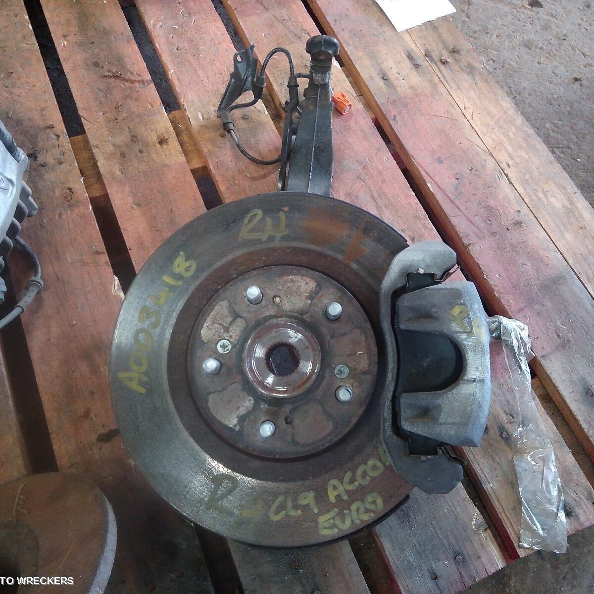 2007 HONDA ACCORD Right Front Hub Assembly