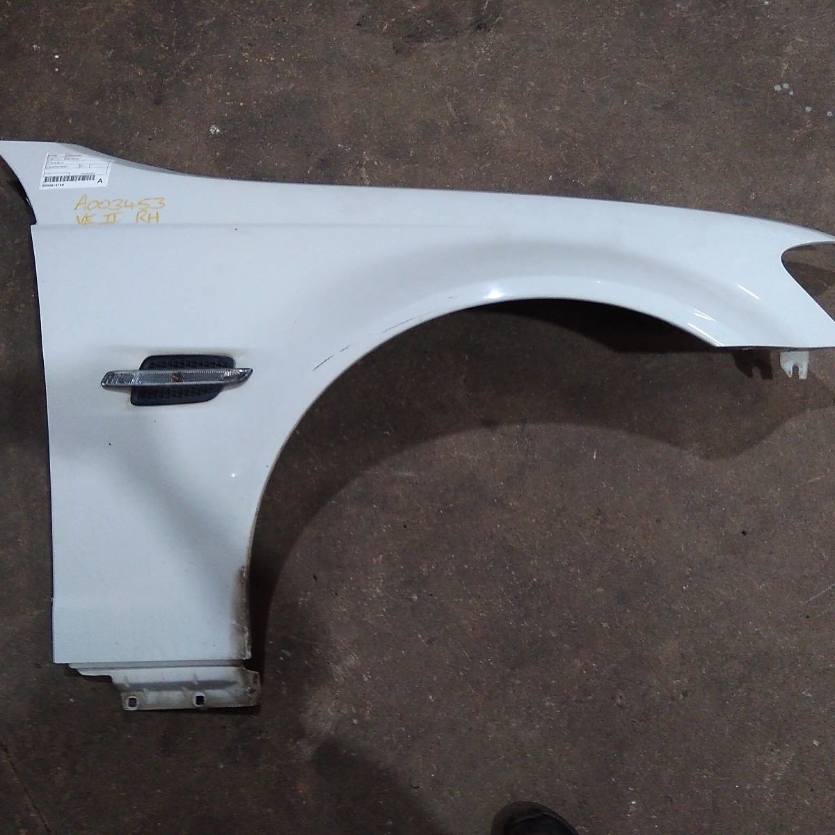 2011 HOLDEN COMMODORE RIGHT GUARD