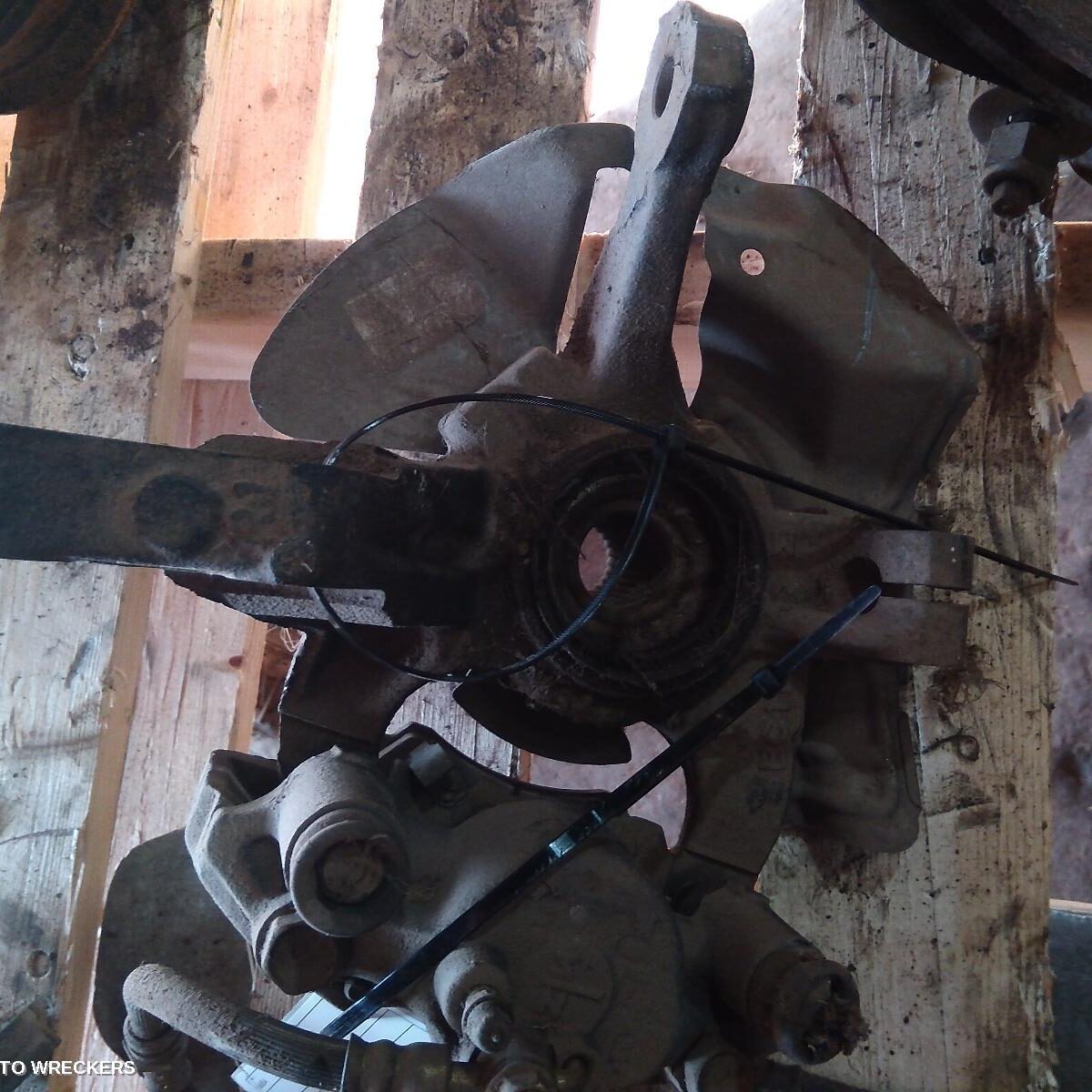 1998 MAZDA 323 Right Front Hub Assembly