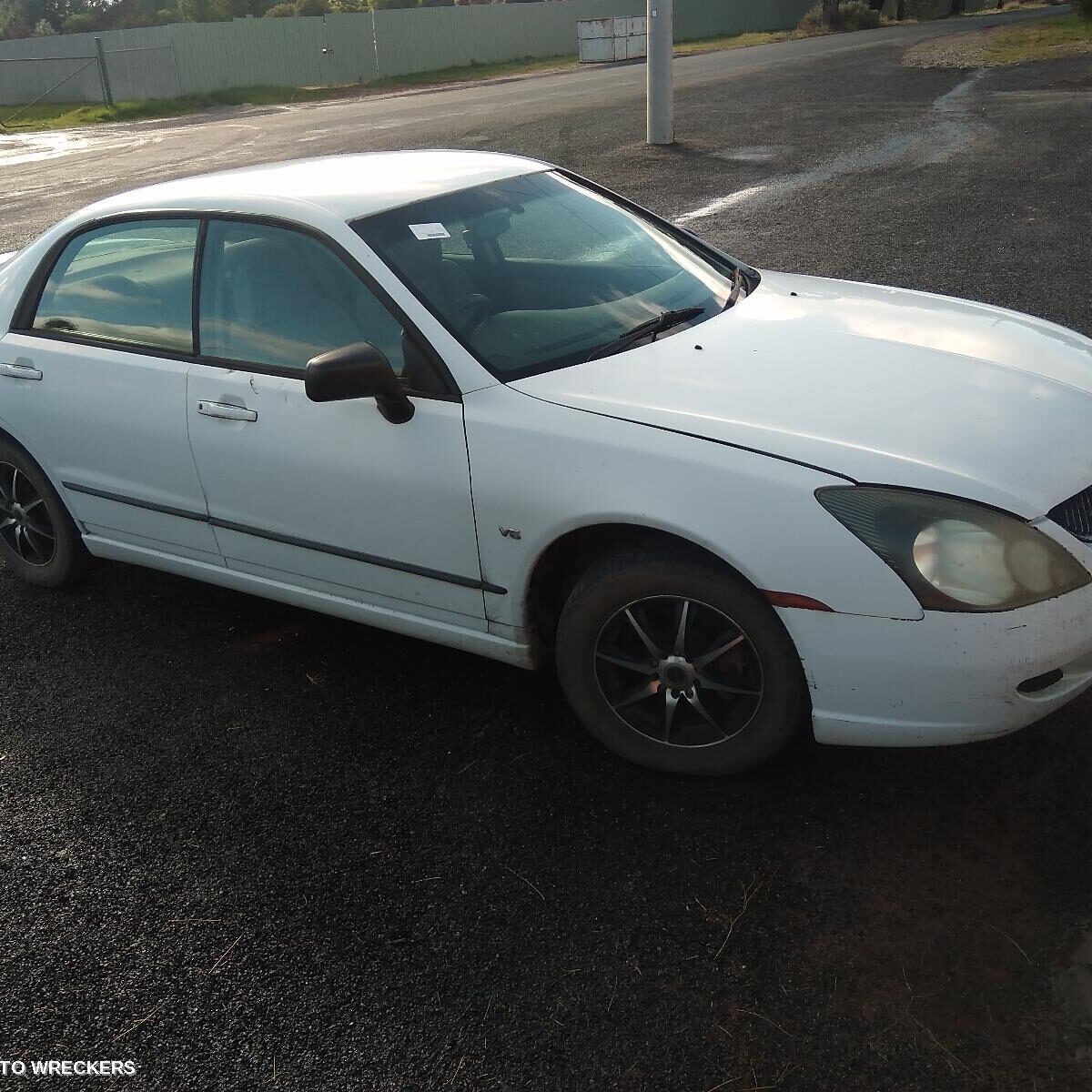2004 MITSUBISHI MAGNA Fan