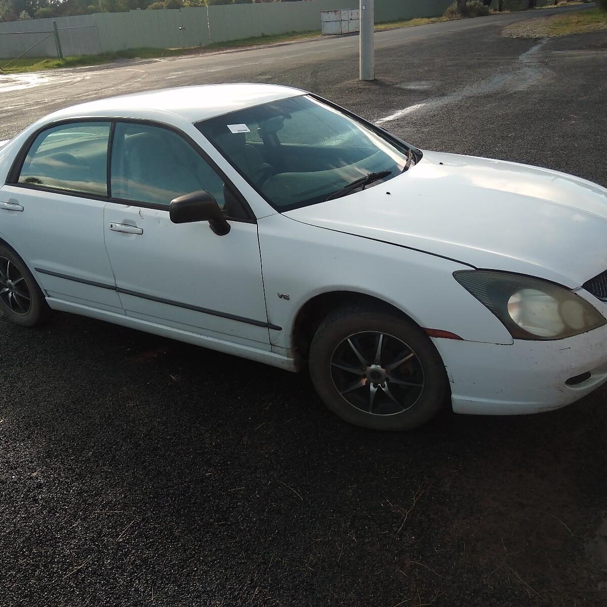 2004 MITSUBISHI MAGNA FAN