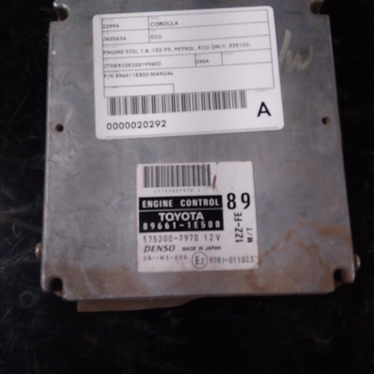2004 TOYOTA COROLLA ECU
