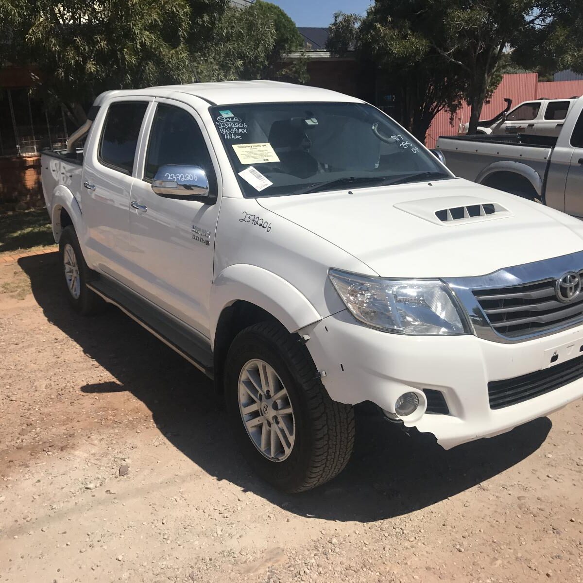 2013 TOYOTA HILUX CAMPER SHELL