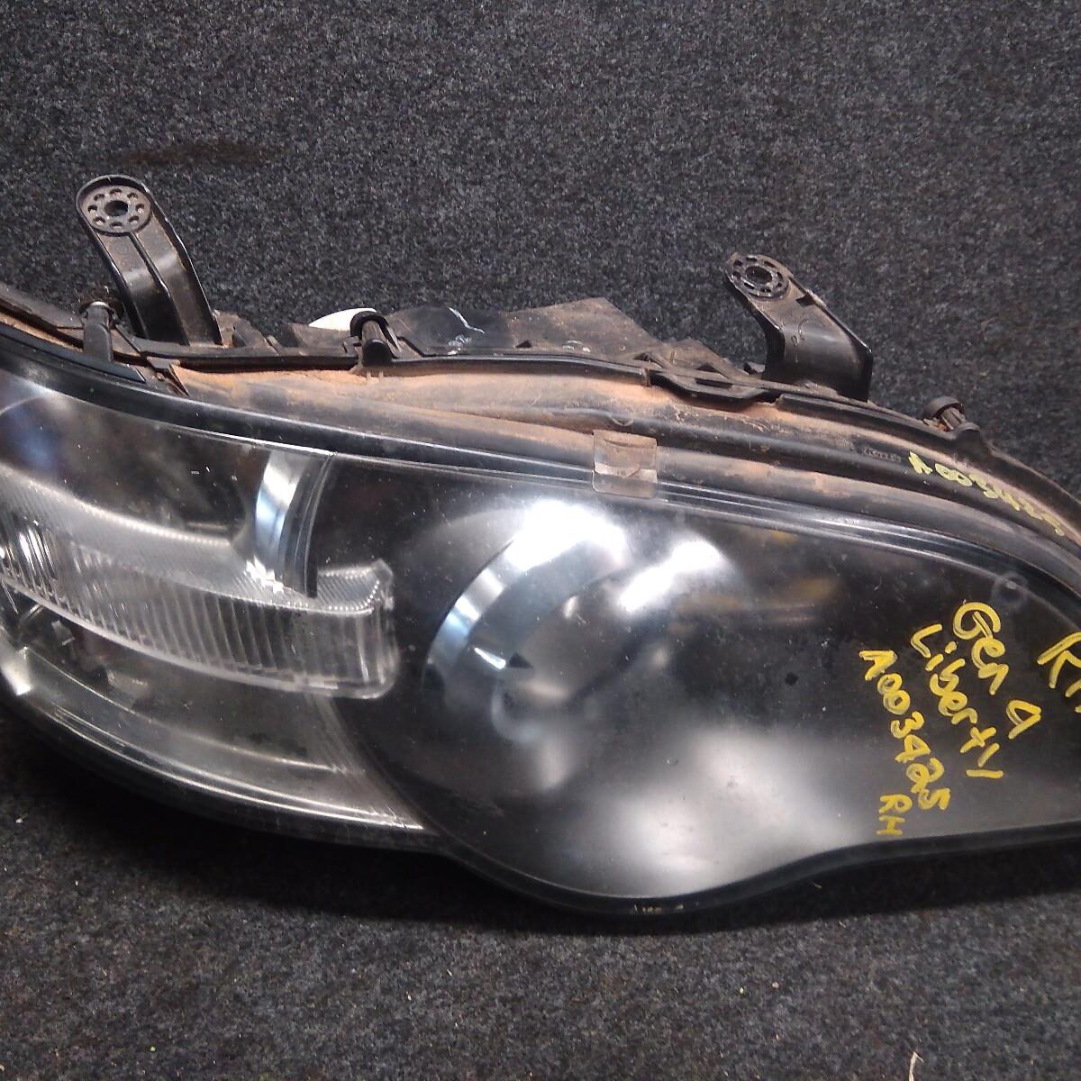 2005 SUBARU LIBERTY RIGHT HEADLAMP