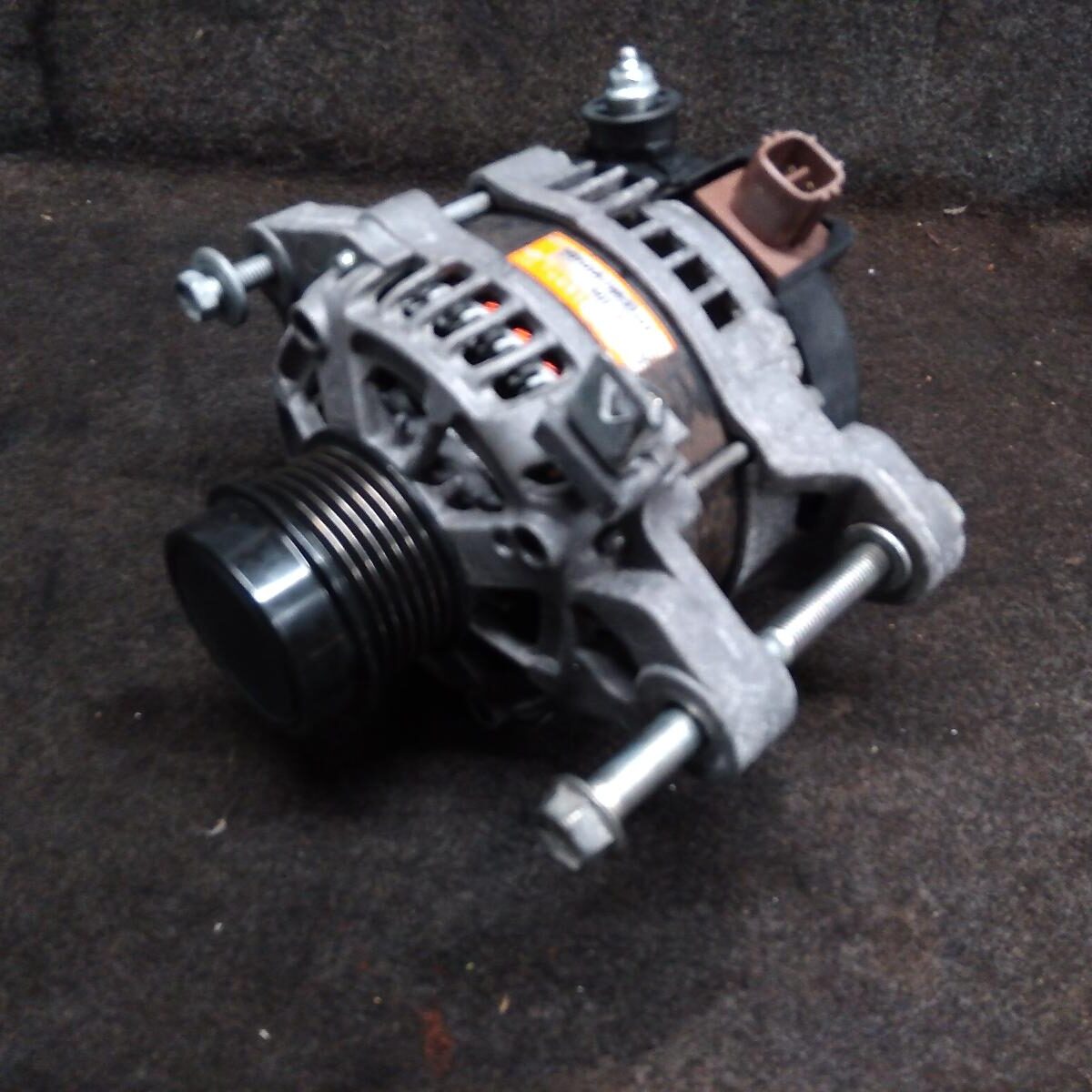 2013 TOYOTA RAV4 ALTERNATOR