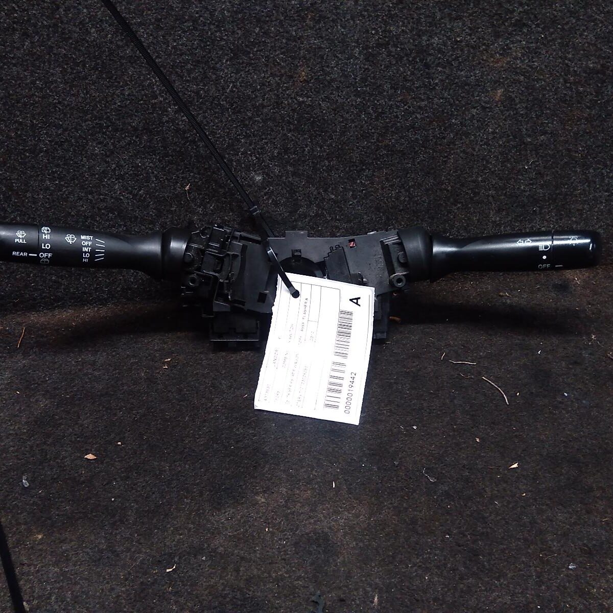 2012 TOYOTA LANDCRUISER COMBINATION SWITCH