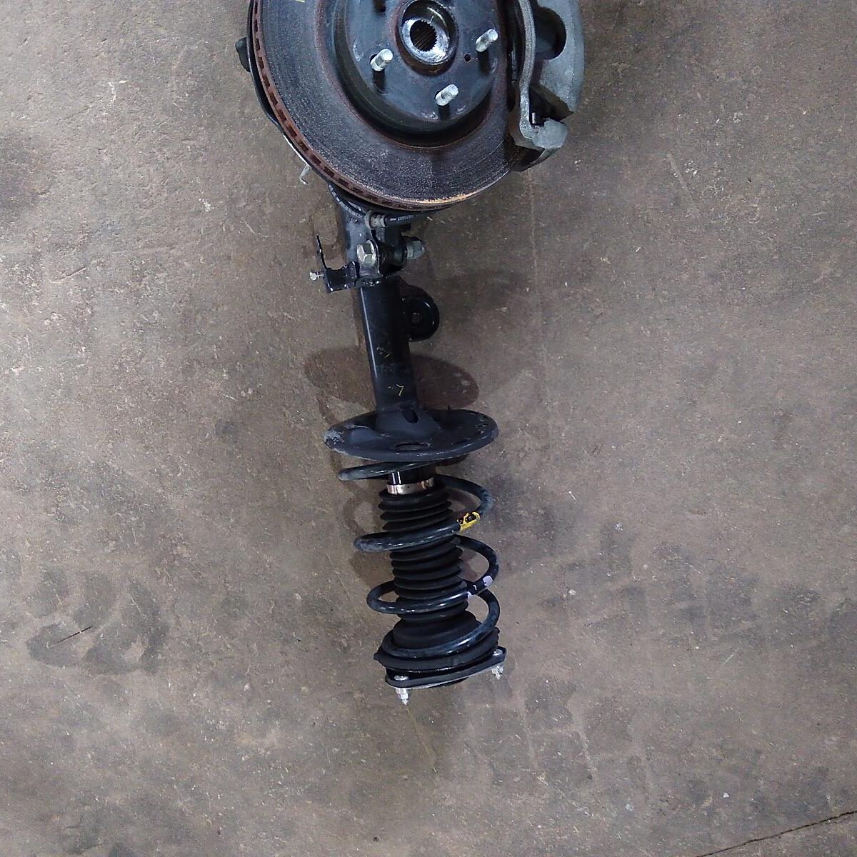 2013 TOYOTA RAV4 LEFT FRONT STRUT