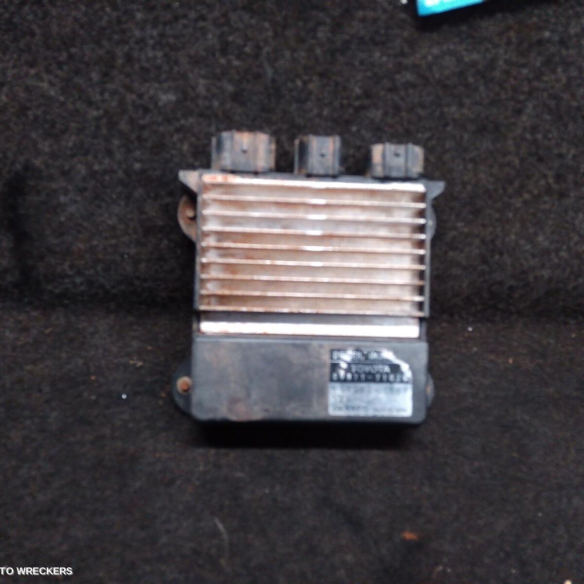 2009 TOYOTA HILUX Ecu
