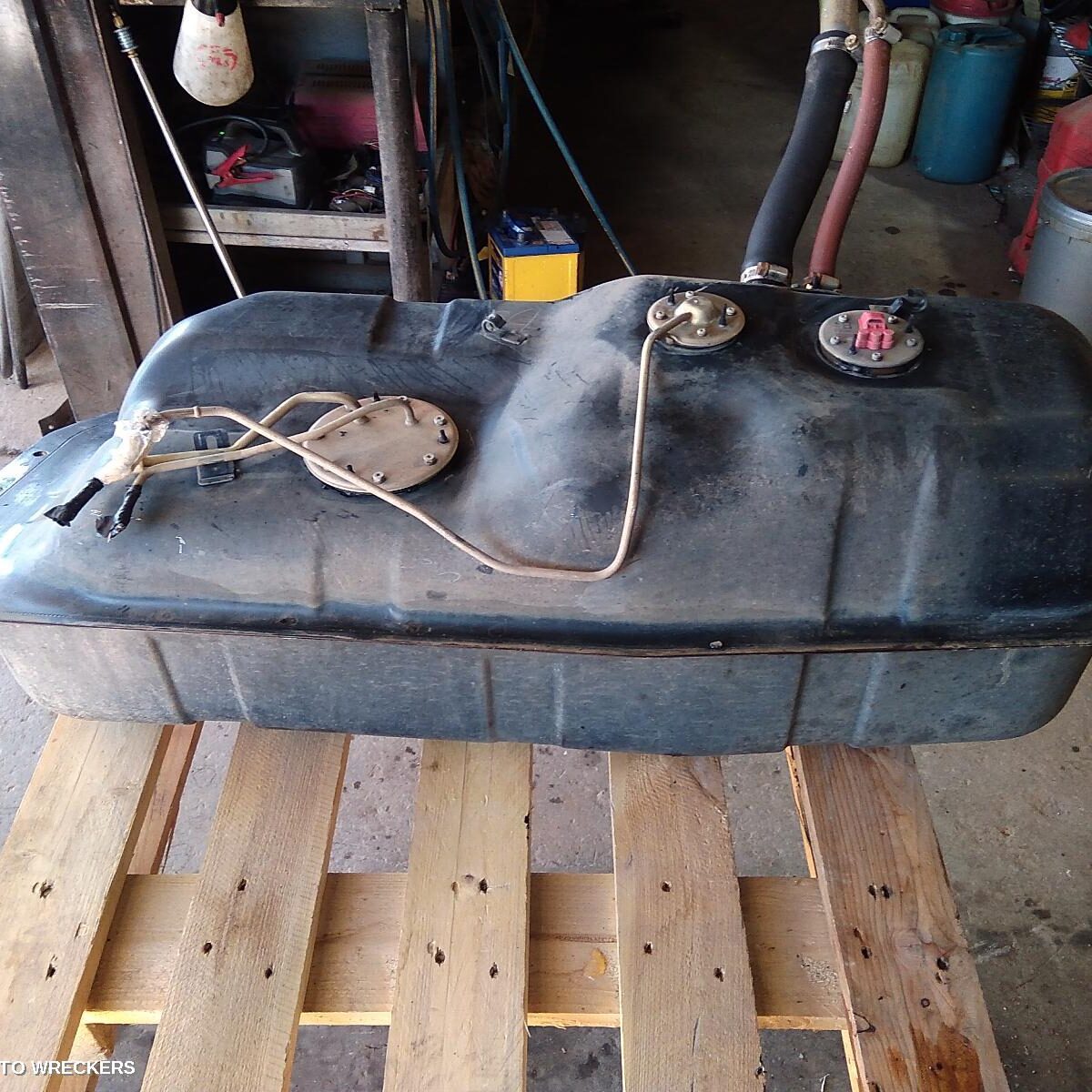 2002 TOYOTA HILUX Fuel Tank
