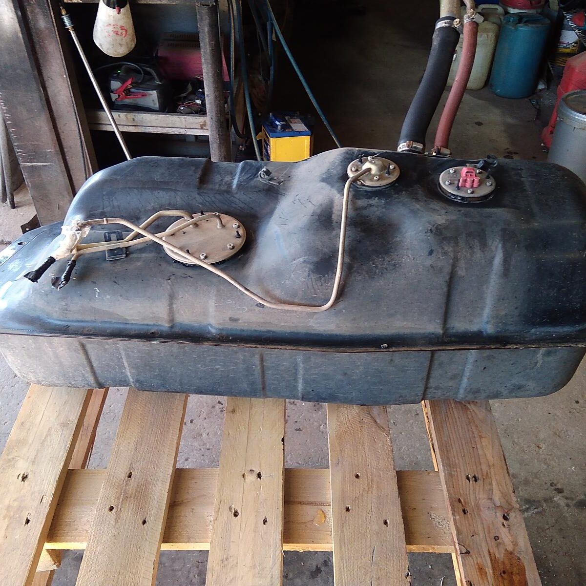 2002 TOYOTA HILUX FUEL TANK