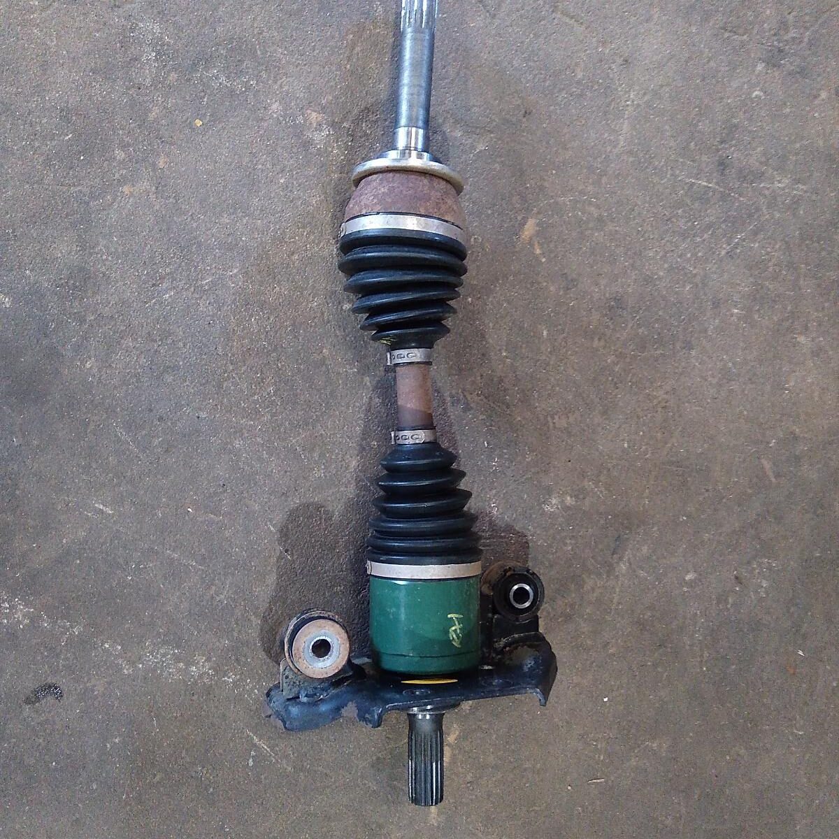 2010 HOLDEN COLORADO Right Driveshaft