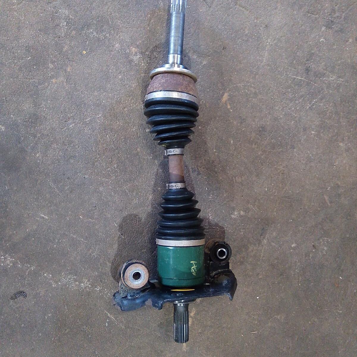 2010 HOLDEN COLORADO Right Driveshaft