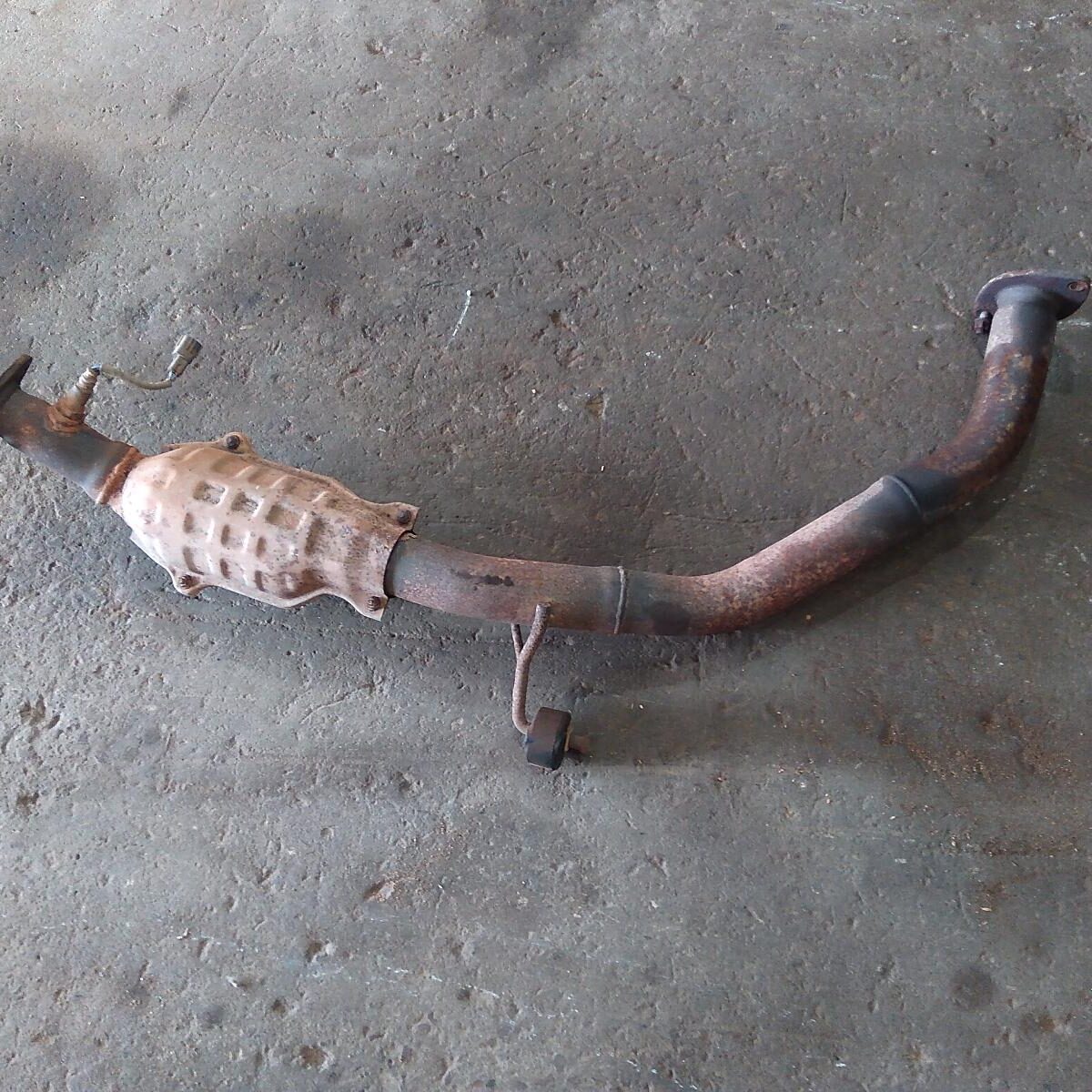 2011 TOYOTA HILUX CATALYTIC CONVERTER
