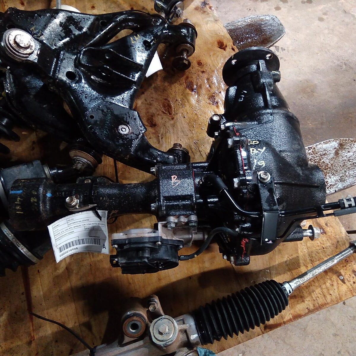 2014 TOYOTA HILUX DIFFERENTIAL CENTRE