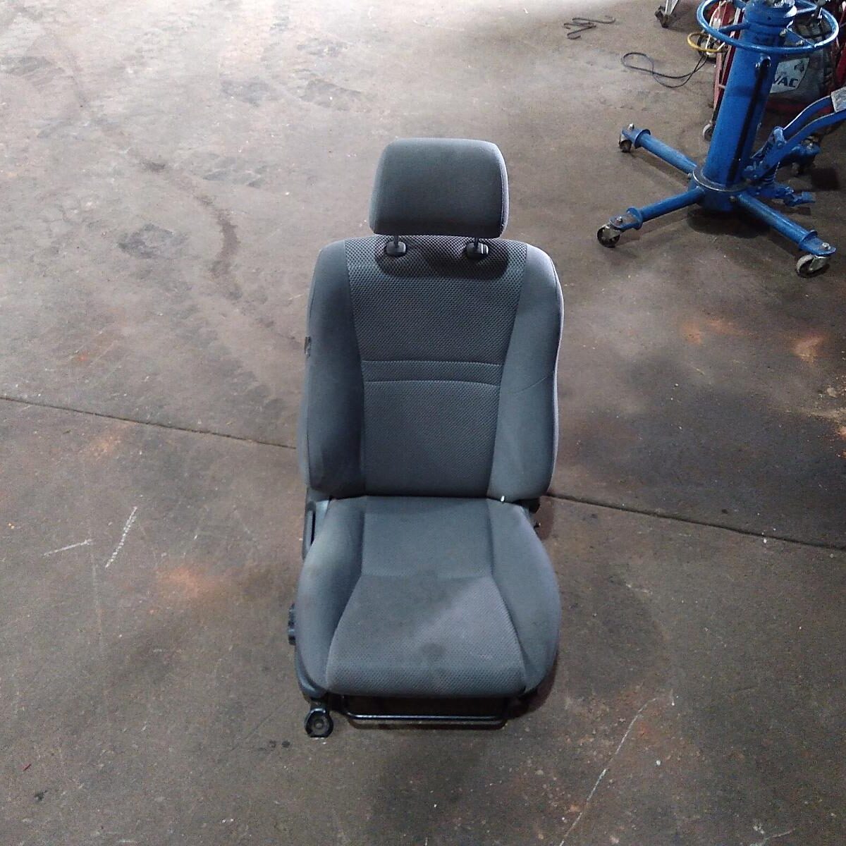 2012 TOYOTA HILUX Front Seat