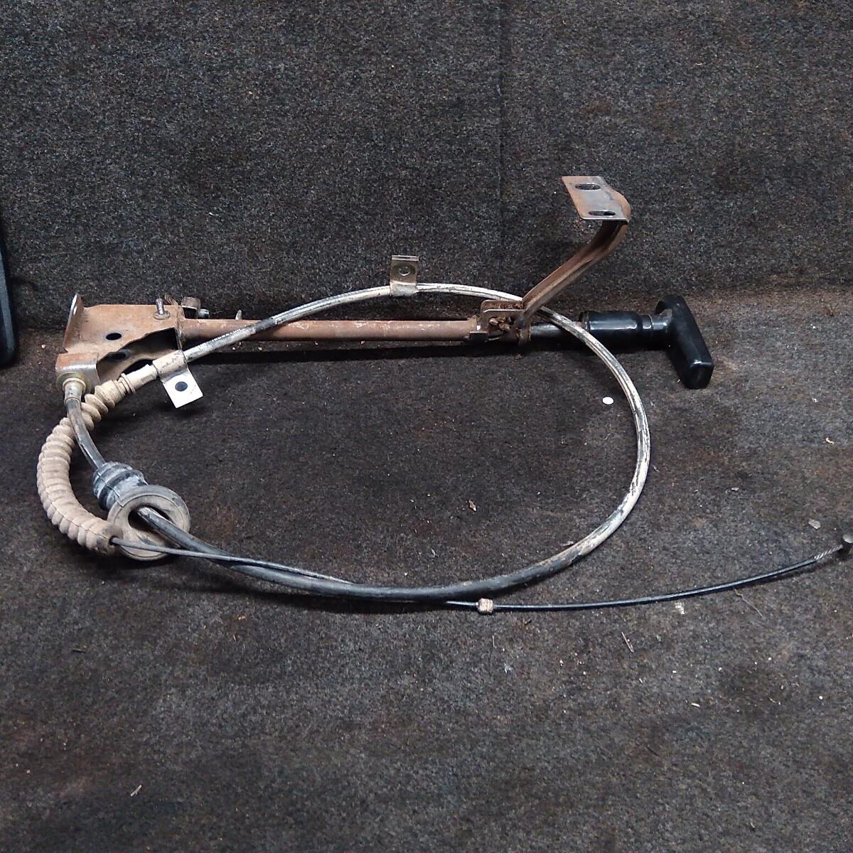 1999 MITSUBISHI TRITON HANDBRAKE LEVER